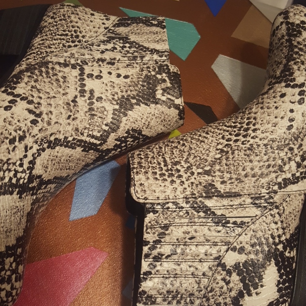 Snake booties - Picture 3 of 4